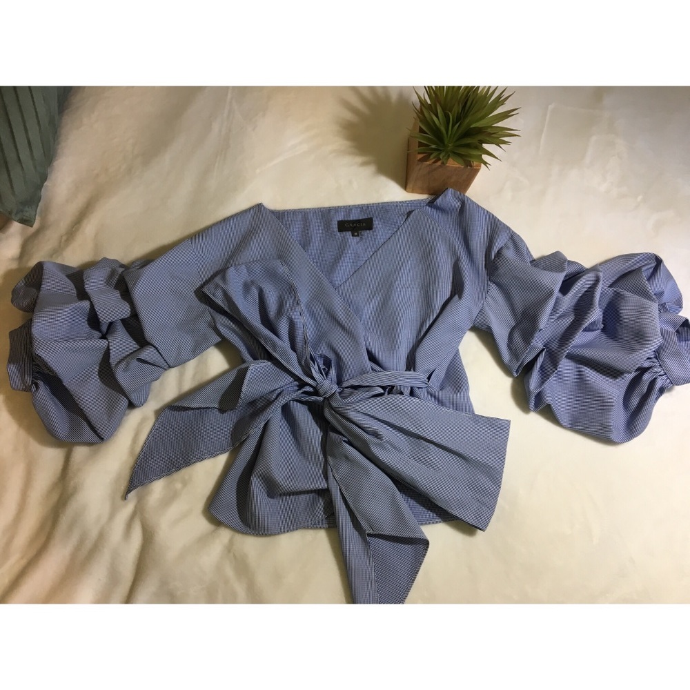 Gracia Gathered Puff Sleeves
